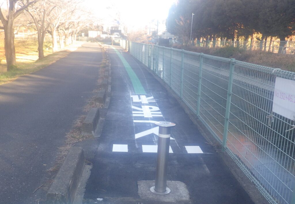 埼玉県さいたま農林新興センター発注
4水活さ第202号遊歩道及び水路工事