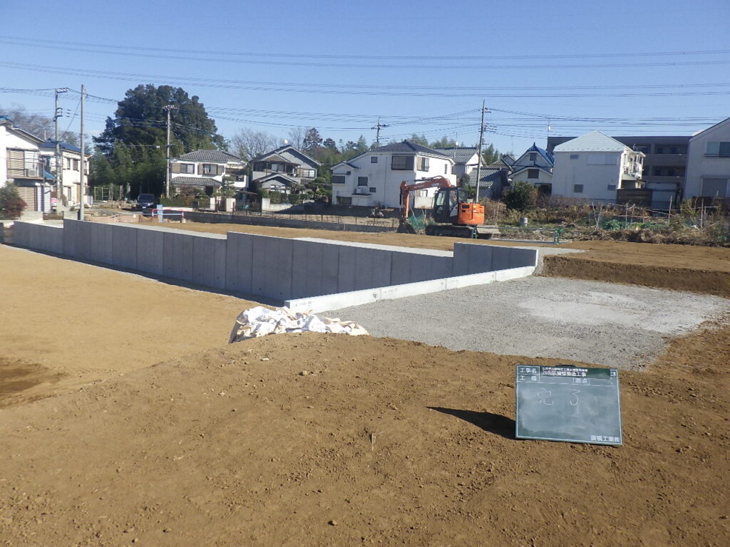 川口市発注　石神西立野特定土地区画整理事業 ２８街区擁壁築造工事
